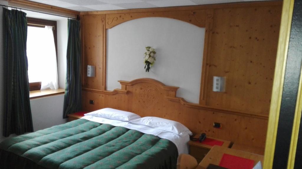 Hotel San Martino Сан-Мартіно-ді-Кастроцца Екстер'єр фото