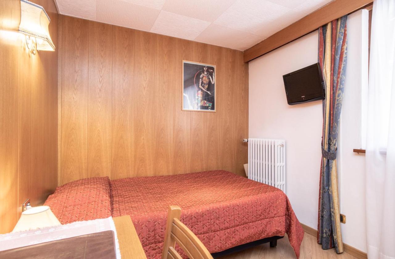 Hotel San Martino Сан-Мартіно-ді-Кастроцца Екстер'єр фото